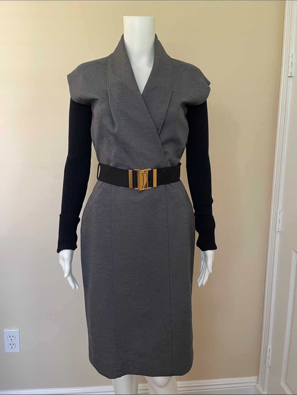 Authentic Gucci Gray Midi Wrap Dress with Black Sleeves and Gold Buckle.